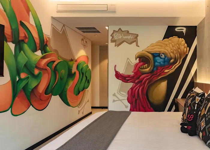 Street Art Roma Hotel