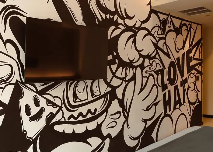 Street Art Roma Hotel